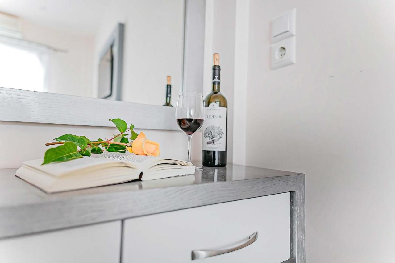 Marinis Boutique Rooms Nea Iraklitsa Kültér fotó