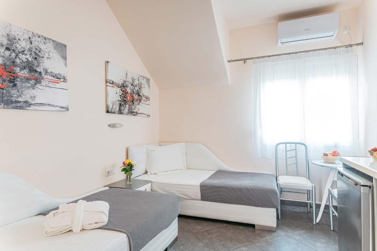 Marinis Boutique Rooms Nea Iraklitsa Kültér fotó