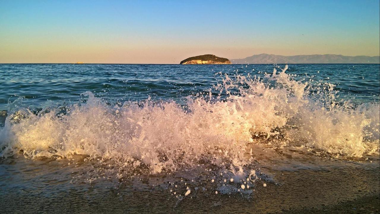 Marinis Boutique Rooms Nea Iraklitsa Kültér fotó