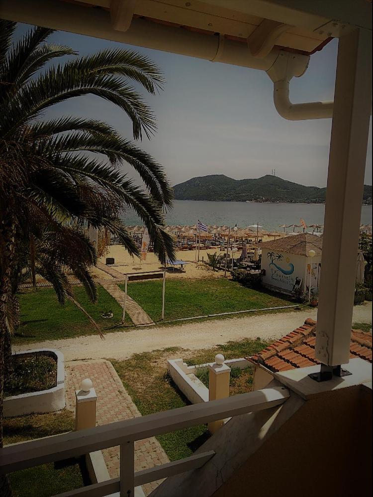 Marinis Boutique Rooms Nea Iraklitsa Kültér fotó