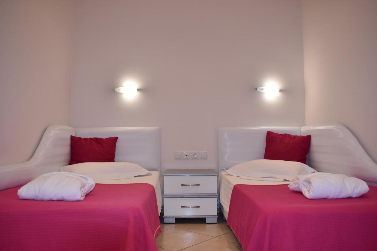 Marinis Boutique Rooms Nea Iraklitsa Kültér fotó