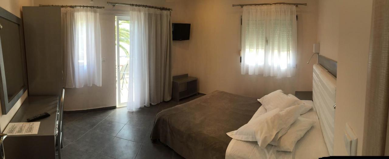 Marinis Boutique Rooms Nea Iraklitsa Kültér fotó