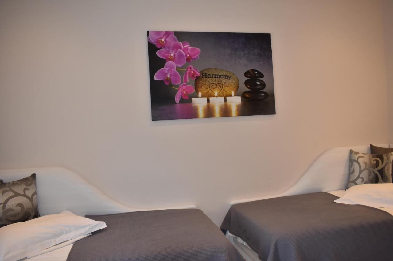 Marinis Boutique Rooms Nea Iraklitsa Kültér fotó
