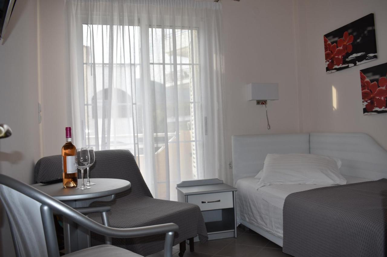 Marinis Boutique Rooms Nea Iraklitsa Kültér fotó
